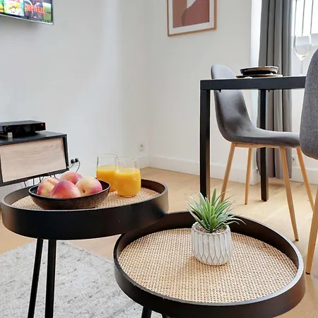 Appartement In Bastille With 1